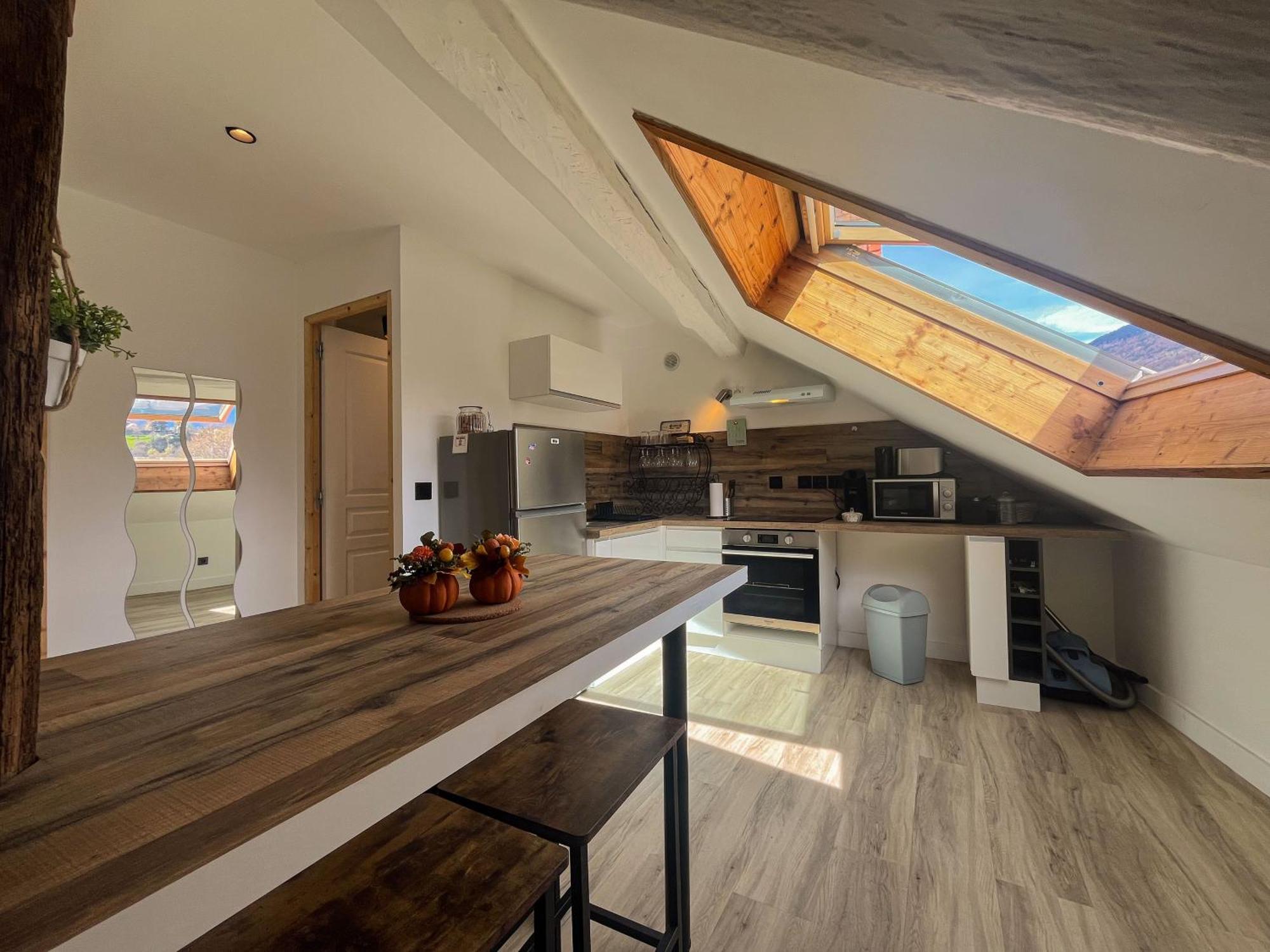 Cocon Sous Les Toits Apartment Albertville Exterior photo