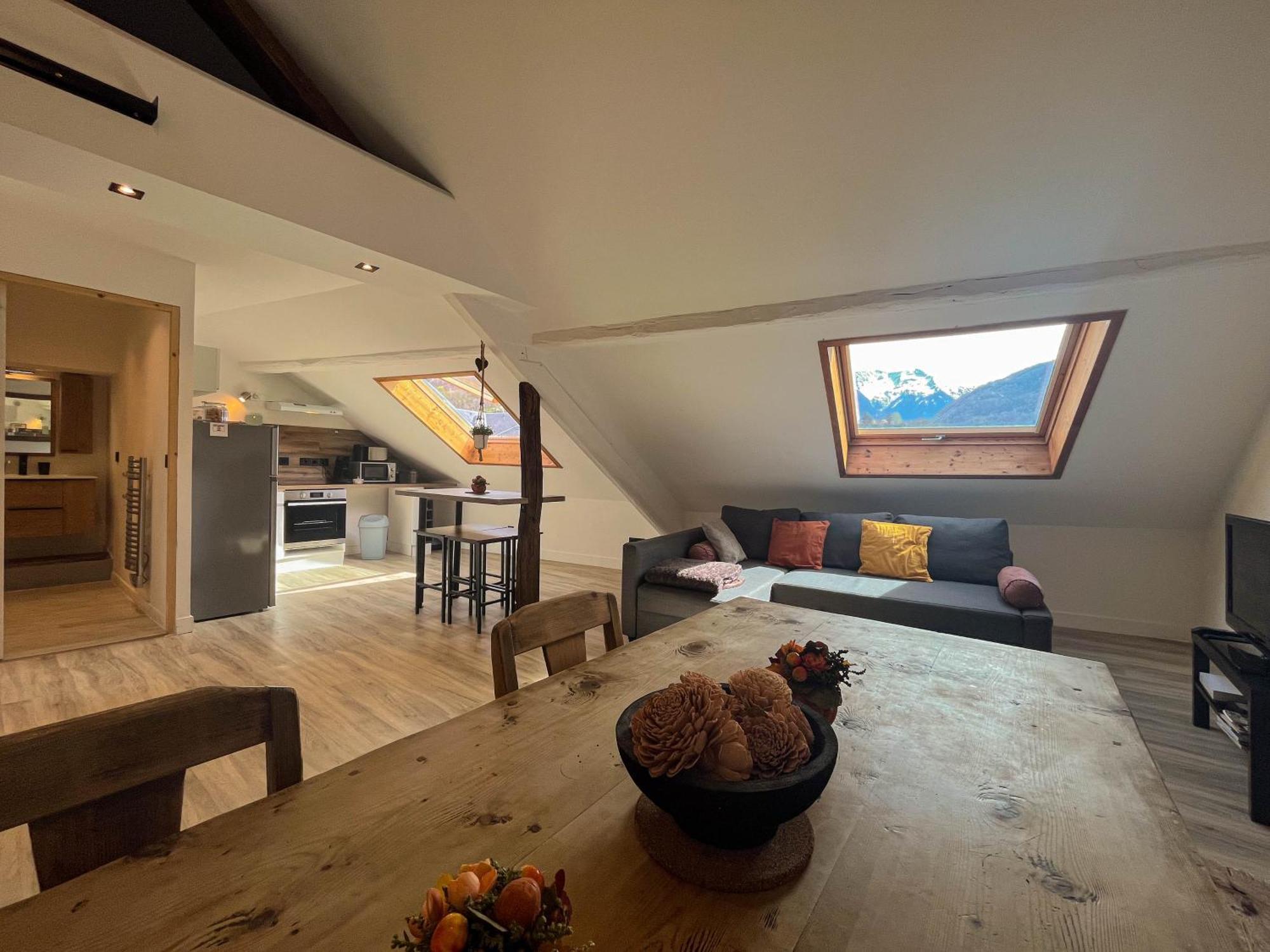 Cocon Sous Les Toits Apartment Albertville Exterior photo